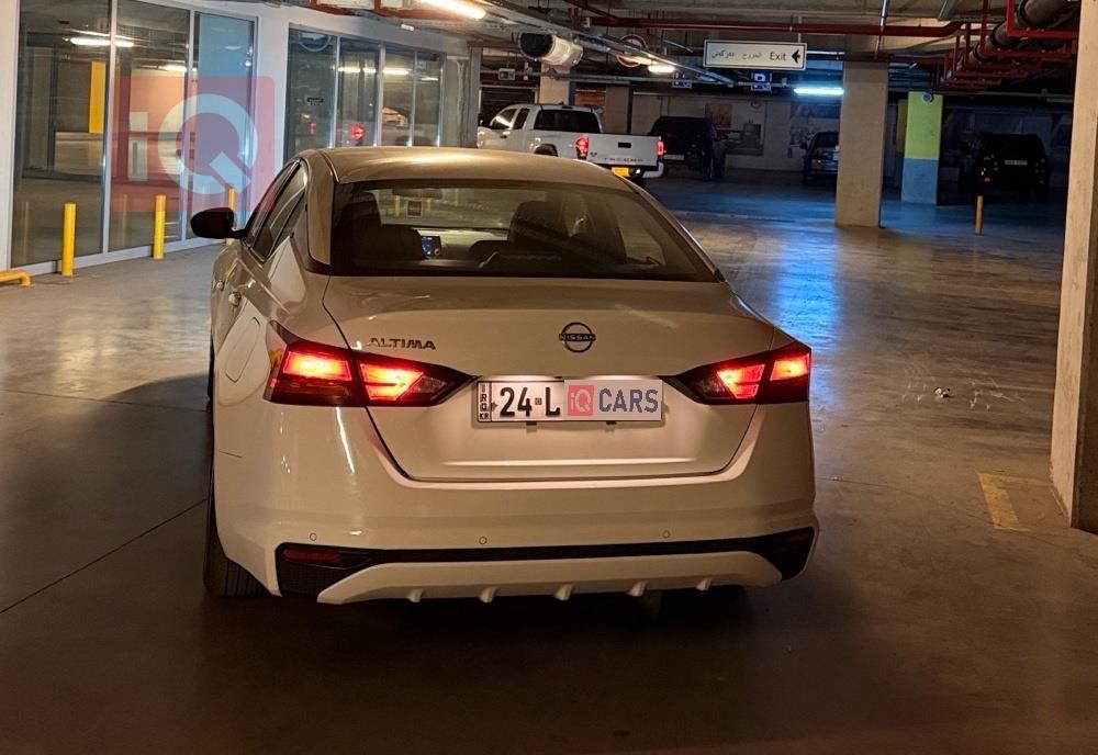 نيسان ألتيما